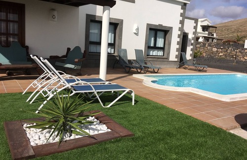 Yaiza Villa | VILLA LOS ALISIOS is a great villa with private pool