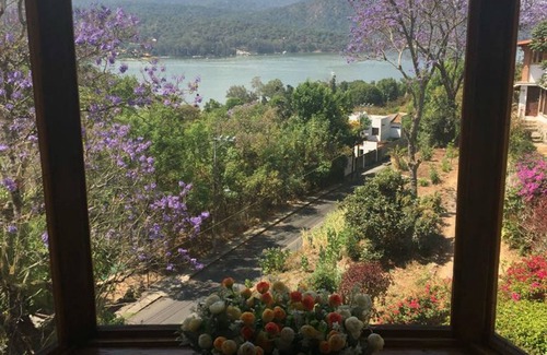Monte Alto Villa | Villa los Cuatro Manguitos for 20 guests 5 min away from lake & downtown