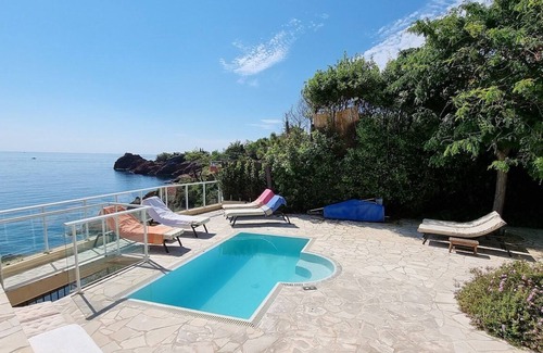 Espero-Pax Villa | Villa Lou Cade – Luxury villa with private cove and sea view in Théoule-sur-Mer
