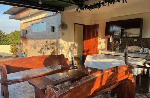 Lucap House | Villa Lourdes