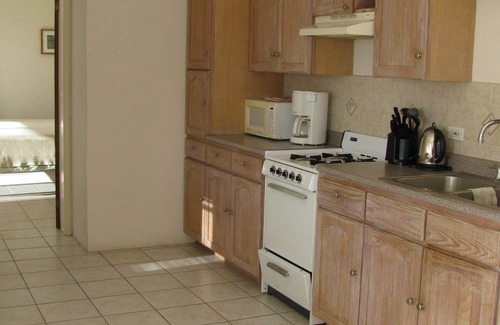 Oualie Bay Apartment | Villa Lower Calypso above the nicest beach on Nevis