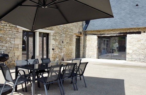 Coly Villa | Villa Lucéo 8 pers. Private swimming pool Dordogne near Sarlat.