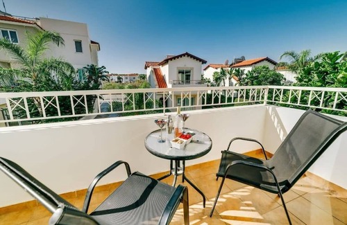 Pernera Villa | Villa Luca Summary: V