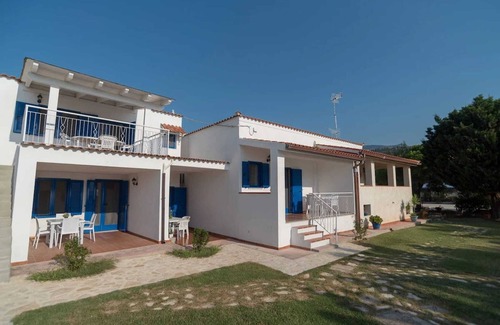 Mattinata Apartment | Villa Lucia Mono 2 Pomegranate