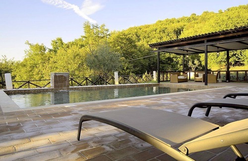 Valtopina Villa | Villa Lucinda: An elegant and welcoming two-story villa situated in a quiet location, surrounded by a wonderful garden, with Free WI-FI.