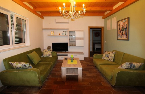 Prapatnica Villa | Villa Lujko (for 10 people)