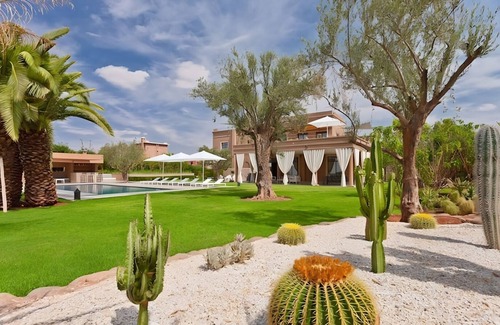 Tameslouht Villa | Villa Lumiere by J&J