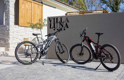 Zupanje Villa | Villa Luna with heated swimming pool & E-bikes
