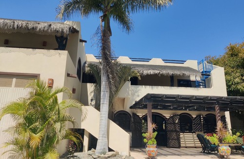 El Pescadero Villa | Villa Lunas de Mar, secret spot in Pescadero, sleeps 10, 4 bdrms, pool