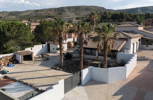Espira de l'Agly Villa | Villa Méditerranéenne 4 Chambres Plain-pied Avec Magnifique Piscine, Climatisée