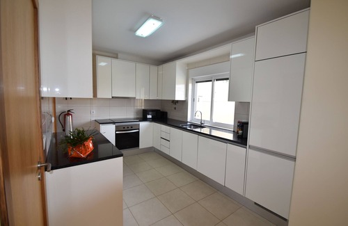 Monte Raposo Villa | Villa Machado is located in Alcantarilha with a private swimming pool.