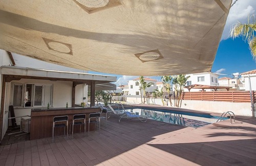 Ayia Thekla Villa | Villa Magusta - Modern 4 Bedroom Ayia Thekla Villa with Pool - Close to the.