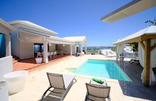 Grande-Terre Villa | Villa Mahina, surfing and panoramic ocean views!