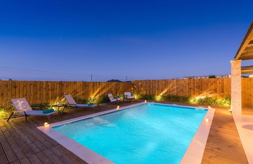 Khartata Villa | Villa Maira Azalea by Villa Plus