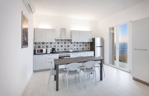 Albisano Apartment | Villa Malù - APT Mara Pool and lake view