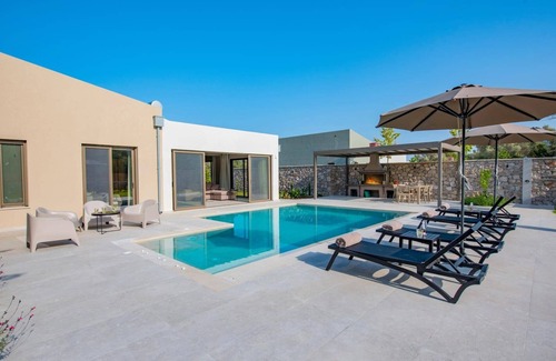 Kariotai Villa | Villa Mandola Sweet by Villa Plus