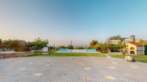 Vathianos Kampos Villa | Villa Manetti with Private Pool and Garden by Hospi