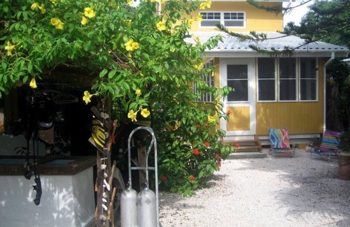 Willemstad House | Villa Mango Curacao holiday home