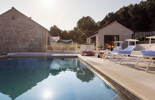 Orasac Villa | Villa Mar with beautiful views is a place of pure serenity and relaxation.