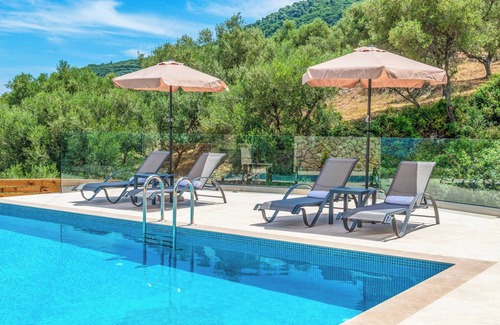 Marathias Villa | Villa Marathias - Awesome Stonehouse with Stunning Sea View from Infinity Pool