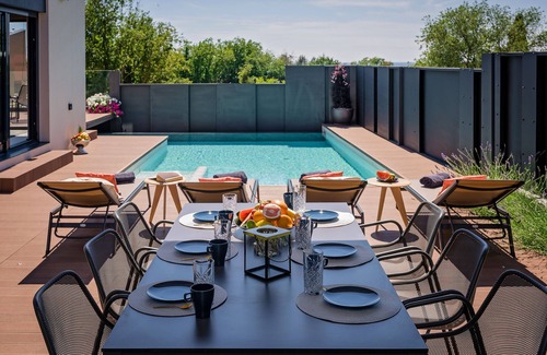 Mali Maj Villa | Villa Mare Exclusive with infinity pool and fitness studio near the beach.