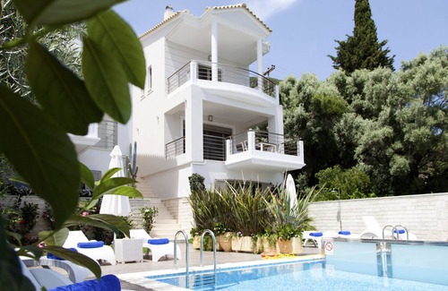 Perigiali Villa | VILLA MARIA PF VIEW THE PRINCE ISLANDS: SCORPIO (ISLAND OF ONASI), MEGANISI I