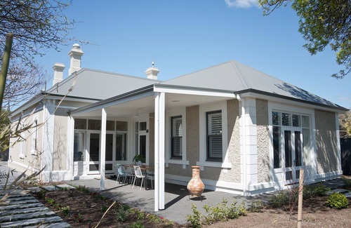 Tanunda House | Villa Maria self-contained luxury guesthouse in the heart of the Barossa