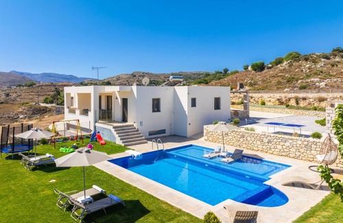 Monopari Villa | Villa Marielia - Three Bedroom Villa, Sleeps 7