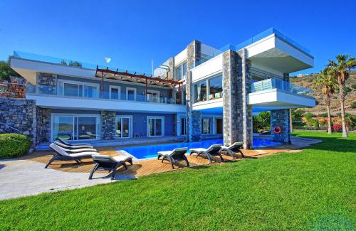 Mavrikiano Villa | Villa Marina by PosarelliVillas
