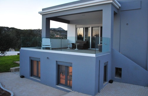 Ierapetra Villa | Villa Marmelada lies among olive groves in Ierapetra, Crete, Greece