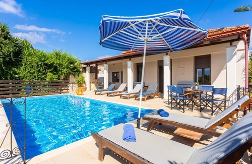 Kefalas Villa | Villa Maro Large Private Pool, A/C, WiFi
