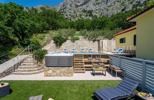 Lokva Rogoznica Villa | Villa Maruncela with sea and island views, 5 bedrooms, private pool, gym