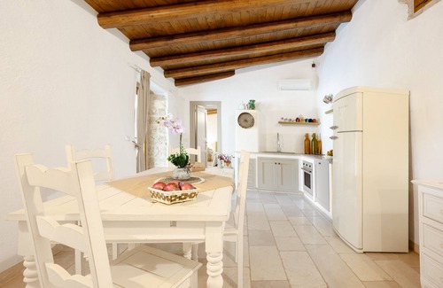 Specchia Villa | Villa 'Masseria Paduli' with Private Terrace, Wi-Fi and Air Conditioning