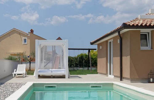Jadreski Villa | Villa Matthias - 8 Personen, 3 Schlafzimmer, Privater Pool, Grill