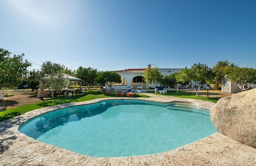 Quartucciu Villa | Villa "Mavi" with Mountain View, Private Pool & Wi-Fi