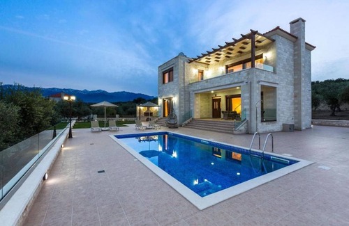 Kalyves Villa | Villa Medina - Modern Stone Villa - groups/family