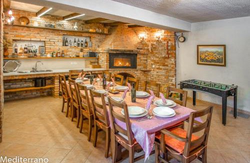 Buna Villa | Villa MEDITERRANO Pool & Tavern Mostar