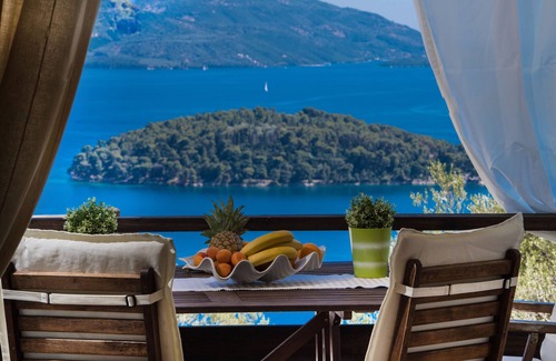Perigiali Villa | Villa Meliti - stunning seaviews, infinity pool, privacy, close to the beach