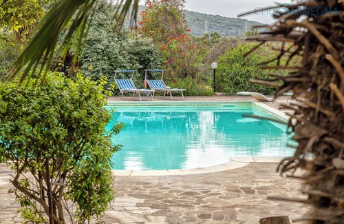 Porto Torres House | Villa Melograno with annexe, exclusive swimming pool surrounded by greenery