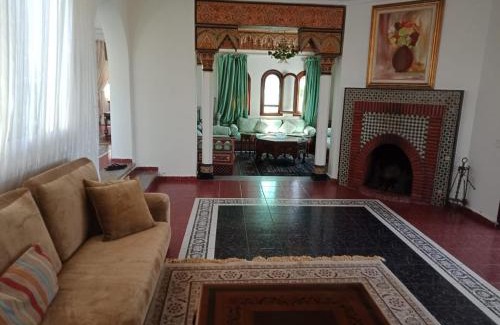 Haouzia Villa | Villa meublée face à la mer, Golf et Verdure