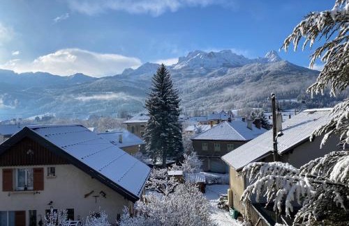 Barcelonnette Apartment | Villa Meyronnes 3 chambres vue degagée montagnes