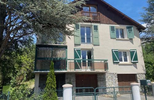 Barcelonnette Apartment | Villa Meyronnes 3 chambres vue degagée montagnes