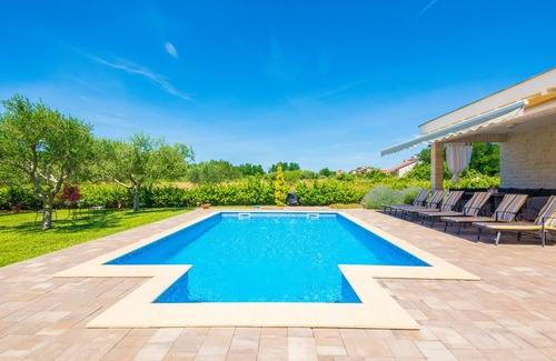 Privlaka Villa | VILLA MIA (with heated pool and big garden)