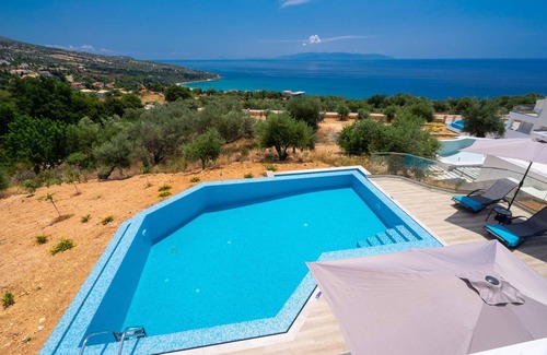 Lourdata Villa | Villa Michou Helios by Villa Plus