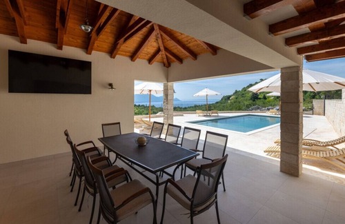 Slivno Villa | Villa Mikic by Villas Guide