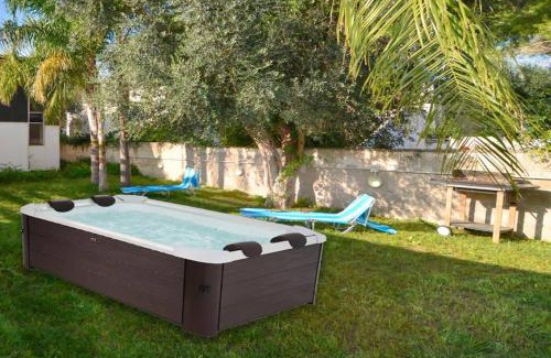 Torre Colimena Villa | Villa Mina con Jacuzzi nel Boomerang Village a Torre Colimena