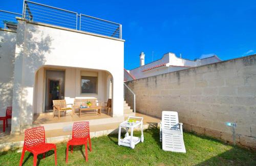 Torre Colimena Villa | Villa Mina con Jacuzzi nel Boomerang Village a Torre Colimena