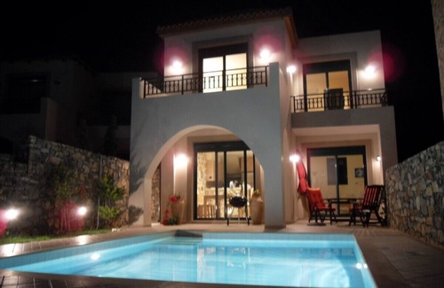 Mavrikiano Villa | VILLA MINOS, Elounda Bay views - Private Pool, near Beach & Shops FREE WI-FI