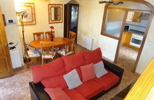Los Balcones Ski Chalet | Villa Mirador de los Balcones with terrace, barbecue and community pool