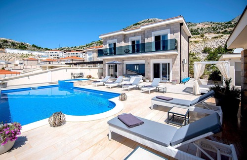 Ravno Villa | Villa Miriam with private pool/Jet pool-near Dubrovnik